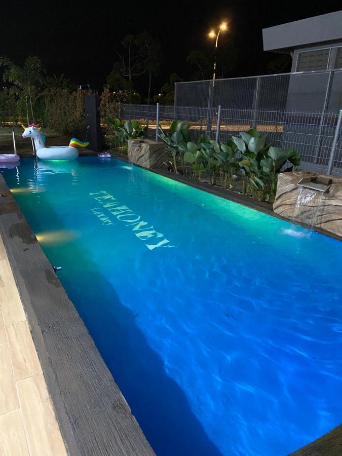 Tea Honey Luxury Villa Malacca Kültér fotó